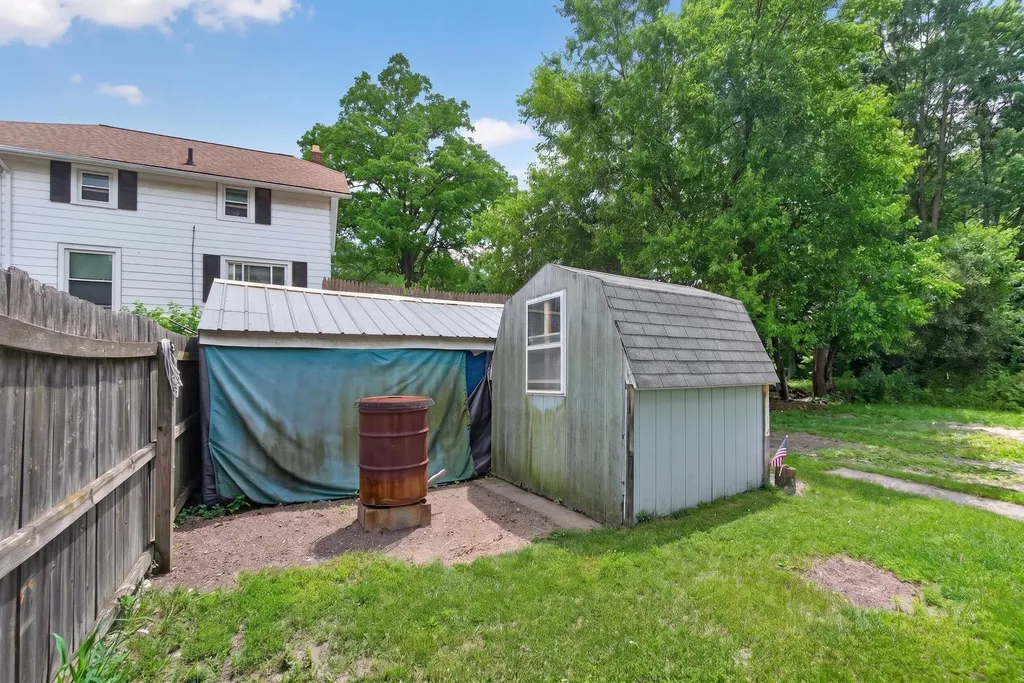 305 Watts Street Blackman Charter Township MI 49203