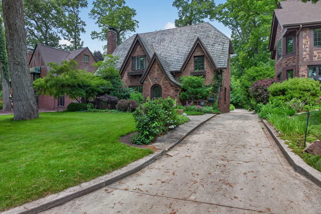 2052 Wildwood Lane Jackson City MI 49203