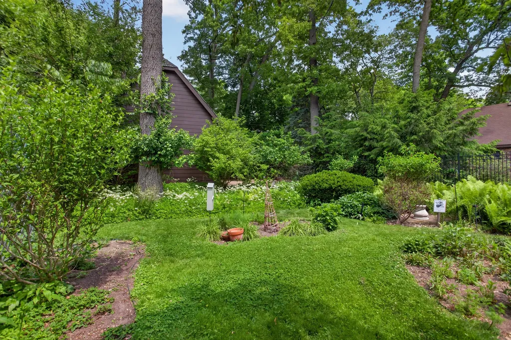2052 Wildwood Lane Jackson City MI 49203