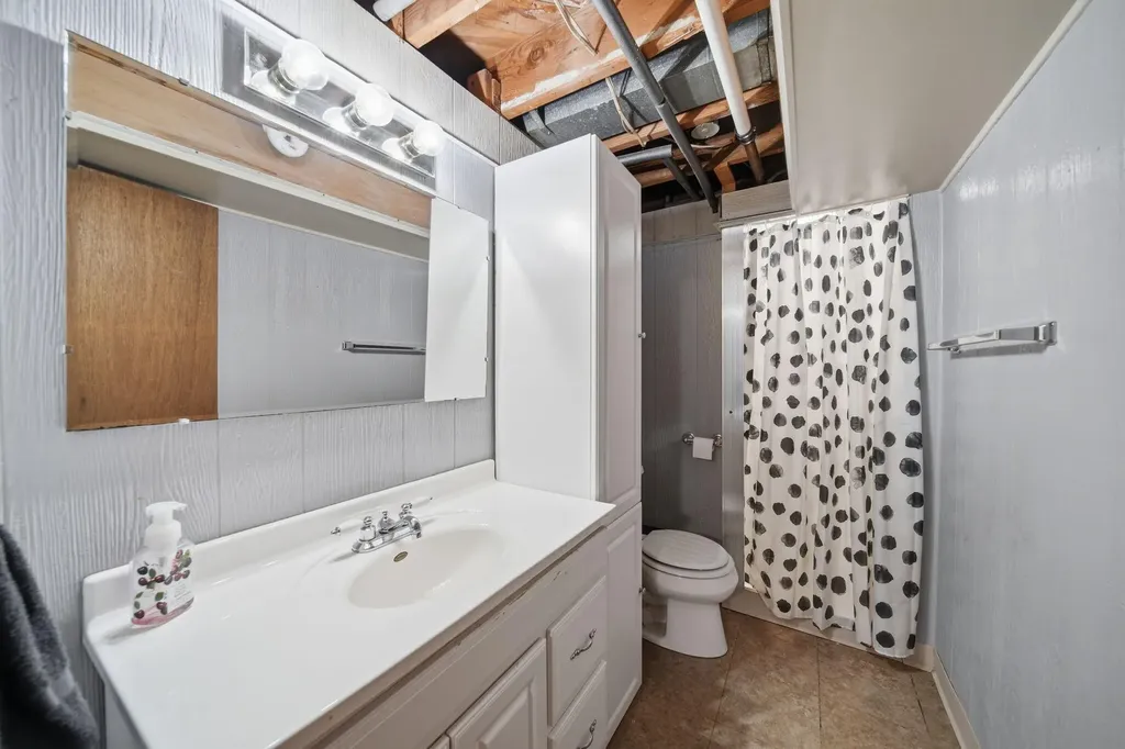 4123 Flansburg Road Leoni Township MI 49203