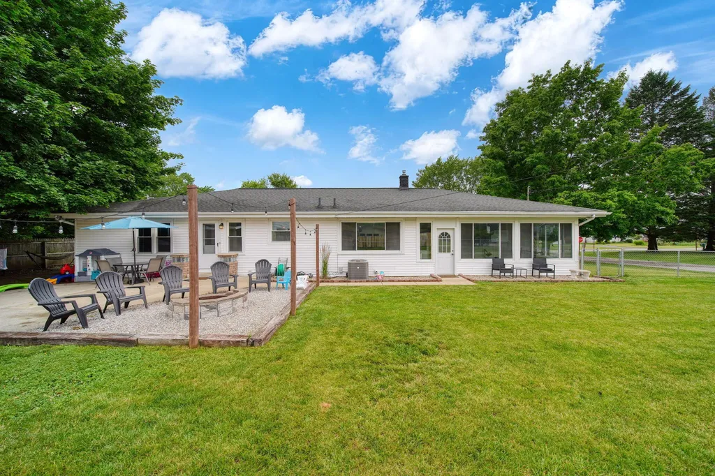 4123 Flansburg Road Leoni Township MI 49203