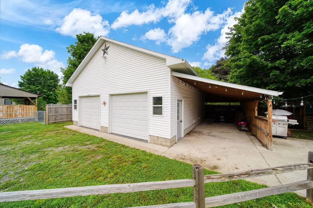 4123 Flansburg Road Leoni Township MI 49203