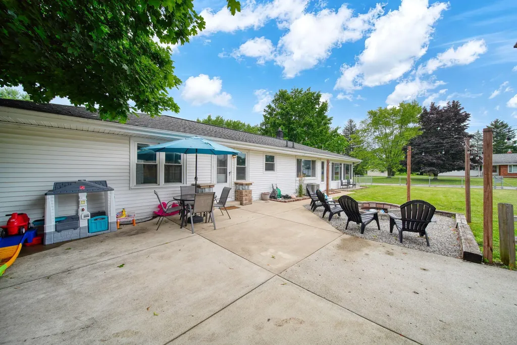 4123 Flansburg Road Leoni Township MI 49203