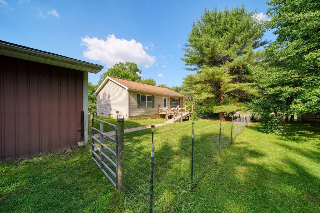 9130 Gordon Road Tompkins Township MI 49269
