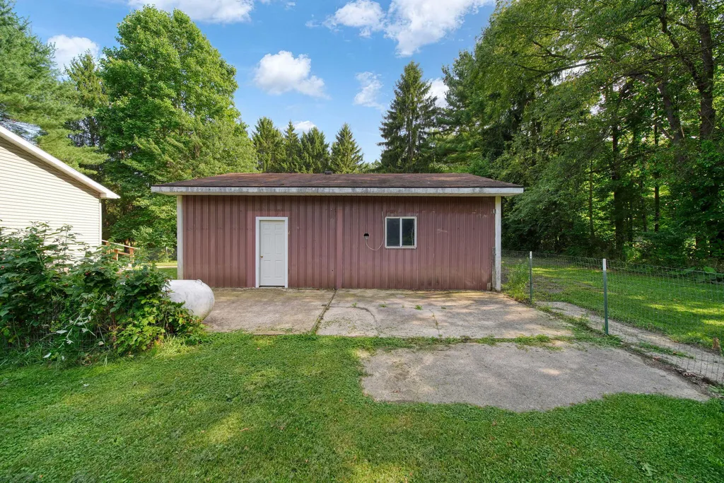 9130 Gordon Road Tompkins Township MI 49269