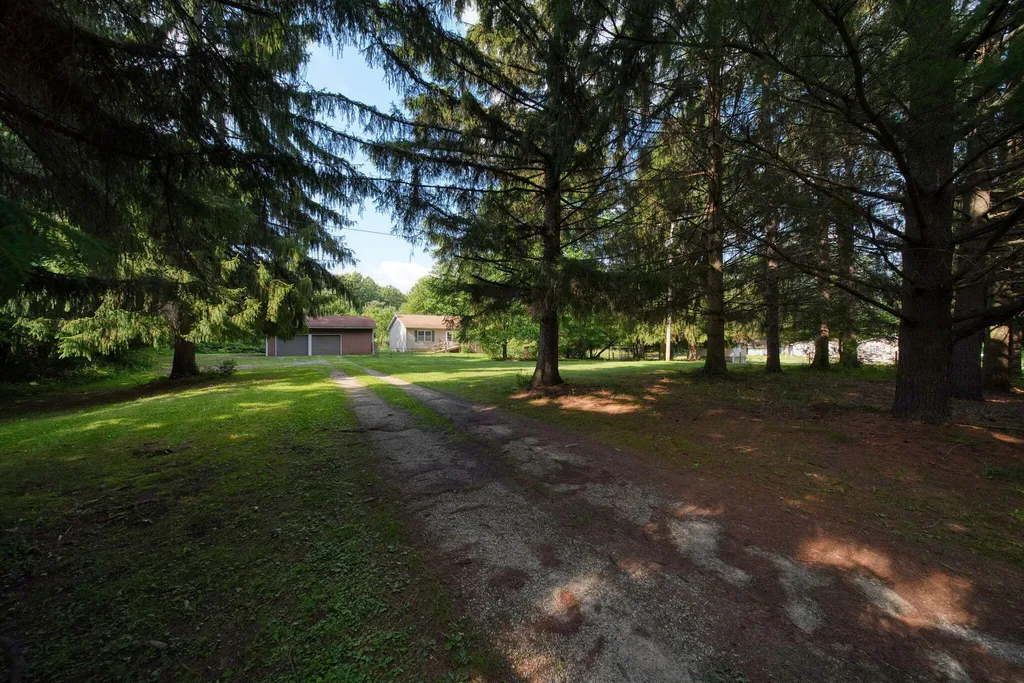 9130 Gordon Road Tompkins Township MI 49269