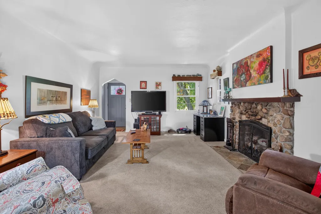 1320 Warren Avenue Summit Township MI 49203