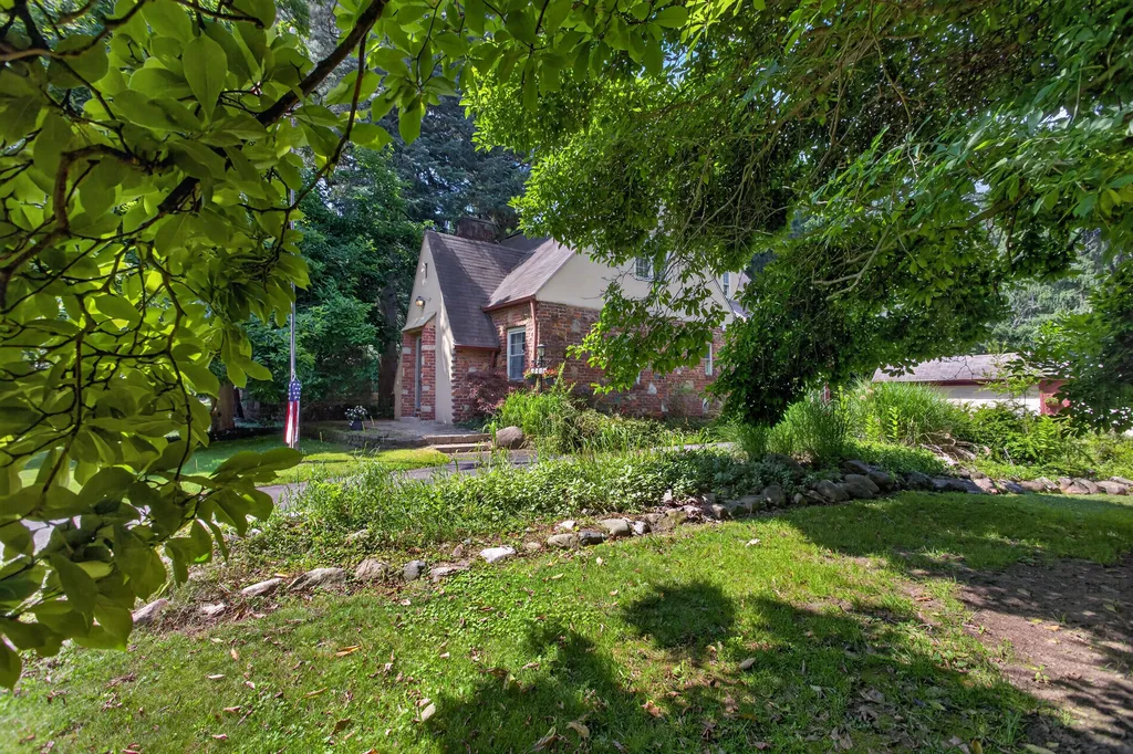 1320 Warren Avenue Summit Township MI 49203