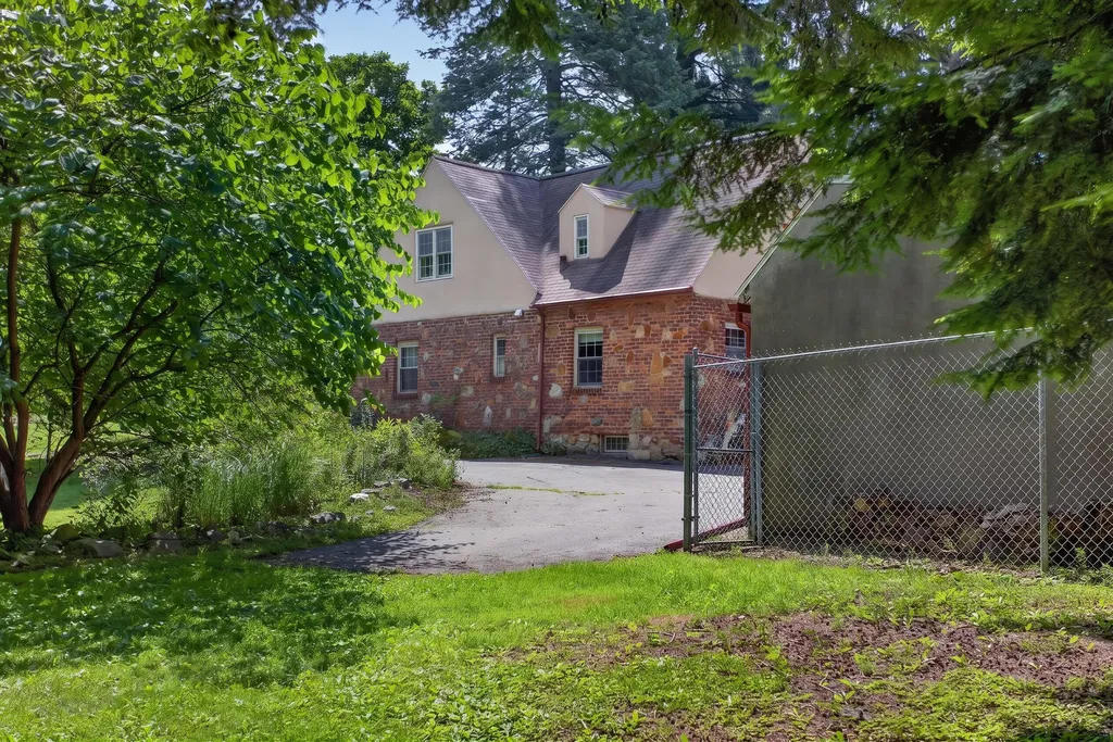 1320 Warren Avenue Summit Township MI 49203