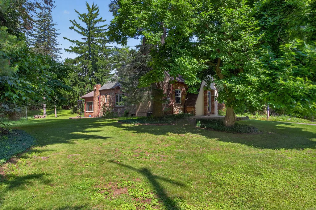 1320 Warren Avenue Summit Township MI 49203