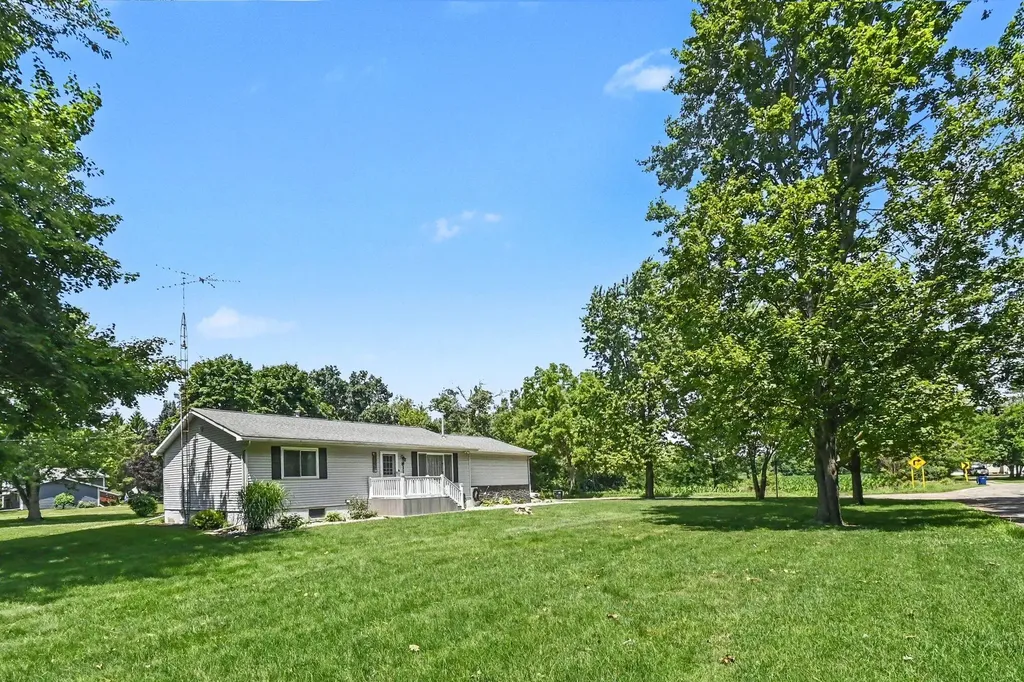 8116 Hyde Road Columbia Township MI 49234
