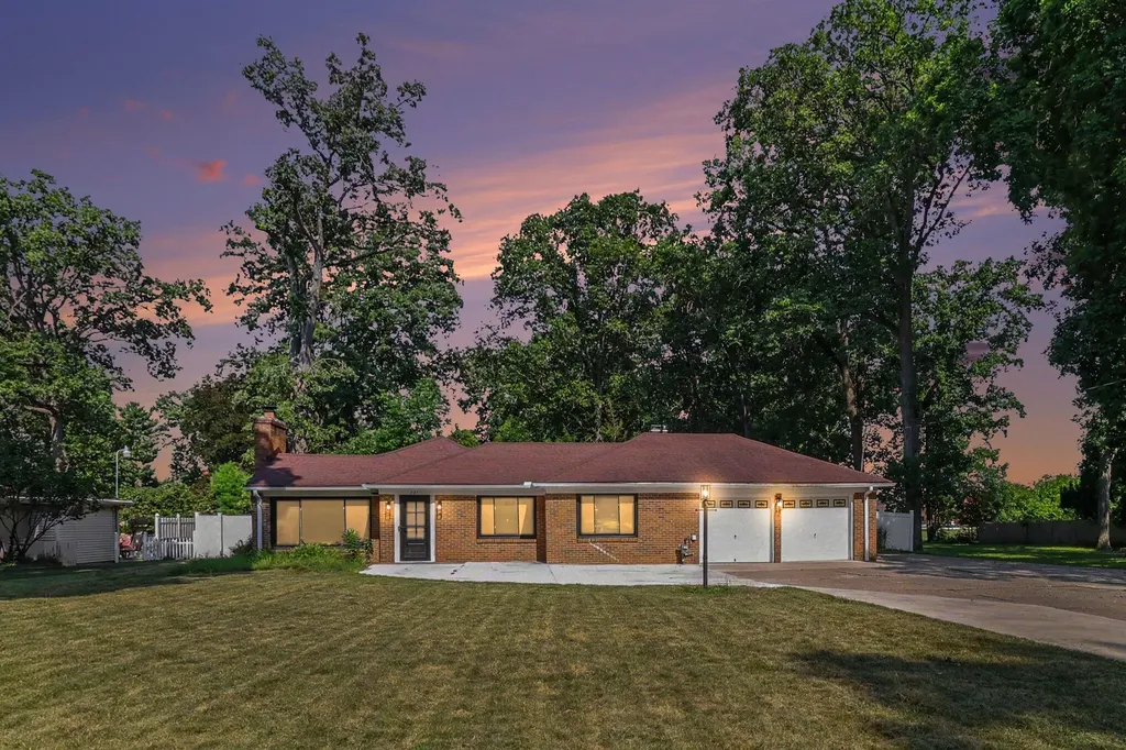 1127 S Brown Street Jackson City MI 49203
