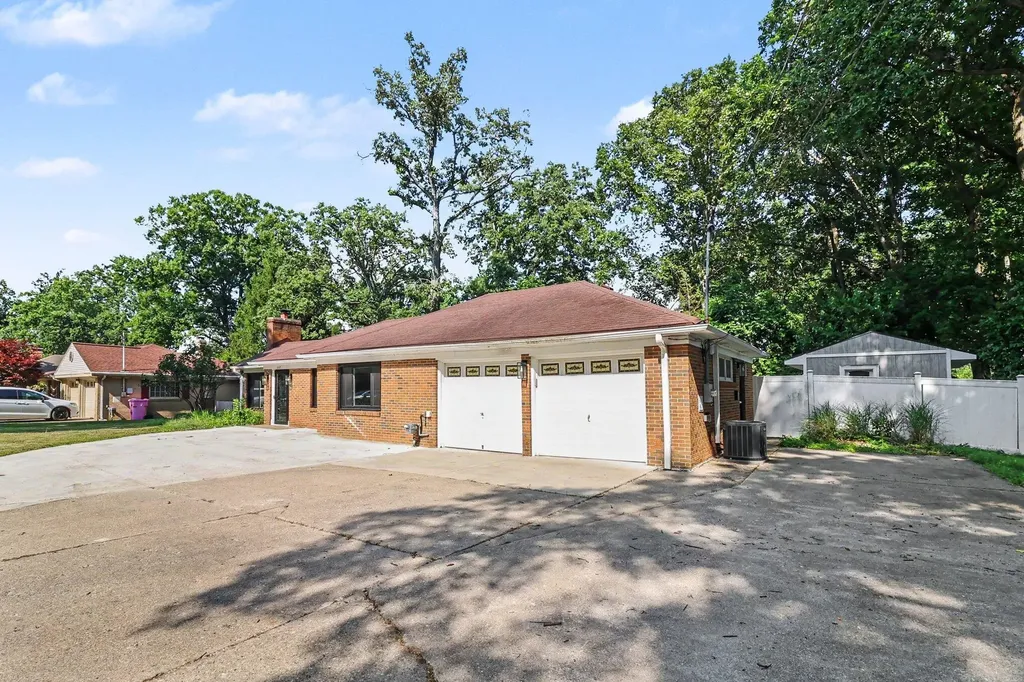 1127 S Brown Street Jackson City MI 49203