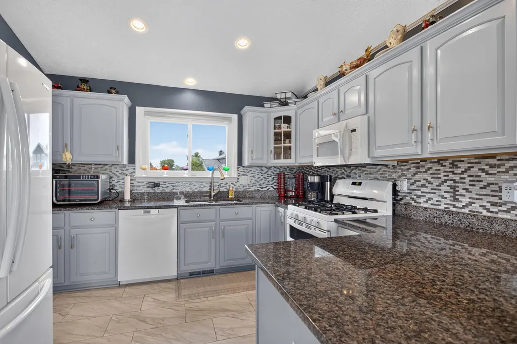 7070 Donegal Drive Cambridge Township MI 49265