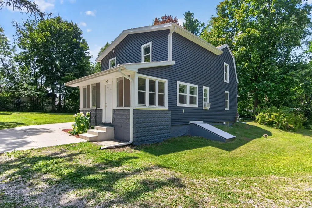 1227 Wayne Street Blackman Charter Township MI 49202