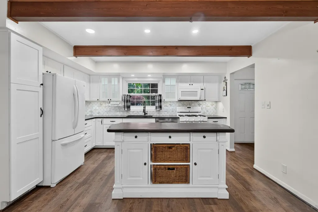 3129 Happy Valley Road Summit Township MI 49203