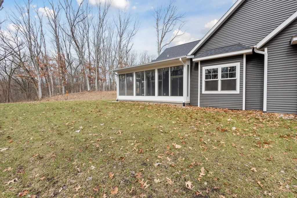 1140 Lochaven Circle Hillsdale Township MI 49242