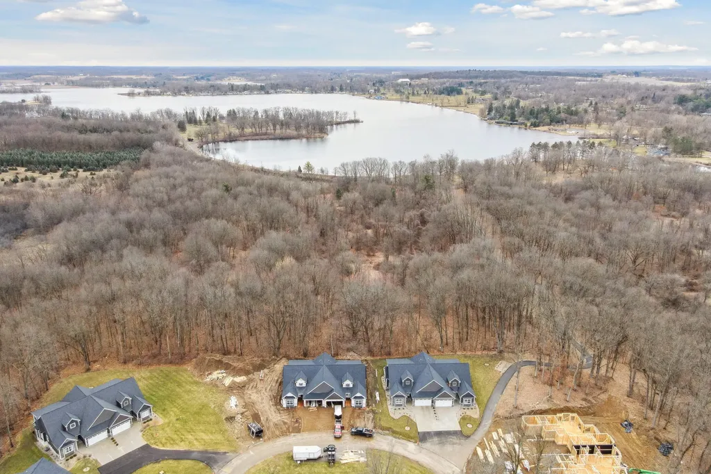 1140 Lochaven Circle Hillsdale Township MI 49242