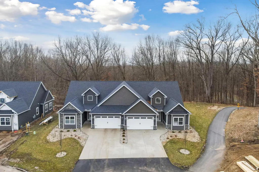 1140 Lochaven Circle Hillsdale Township MI 49242