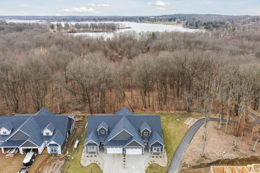 1140 Lochaven Circle Hillsdale Township MI 49242