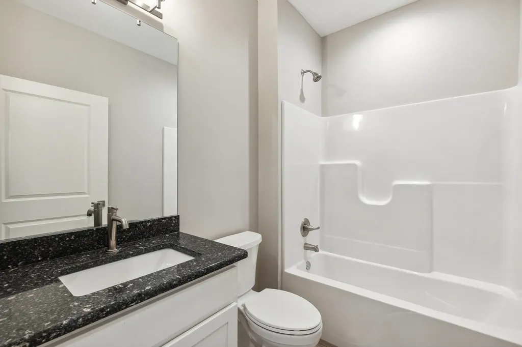 1140 Lochaven Circle Hillsdale Township MI 49242