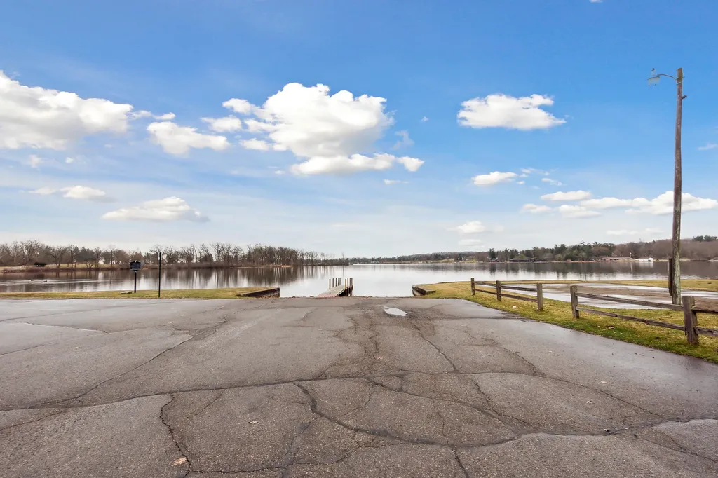 1140 Lochaven Circle Hillsdale Township MI 49242