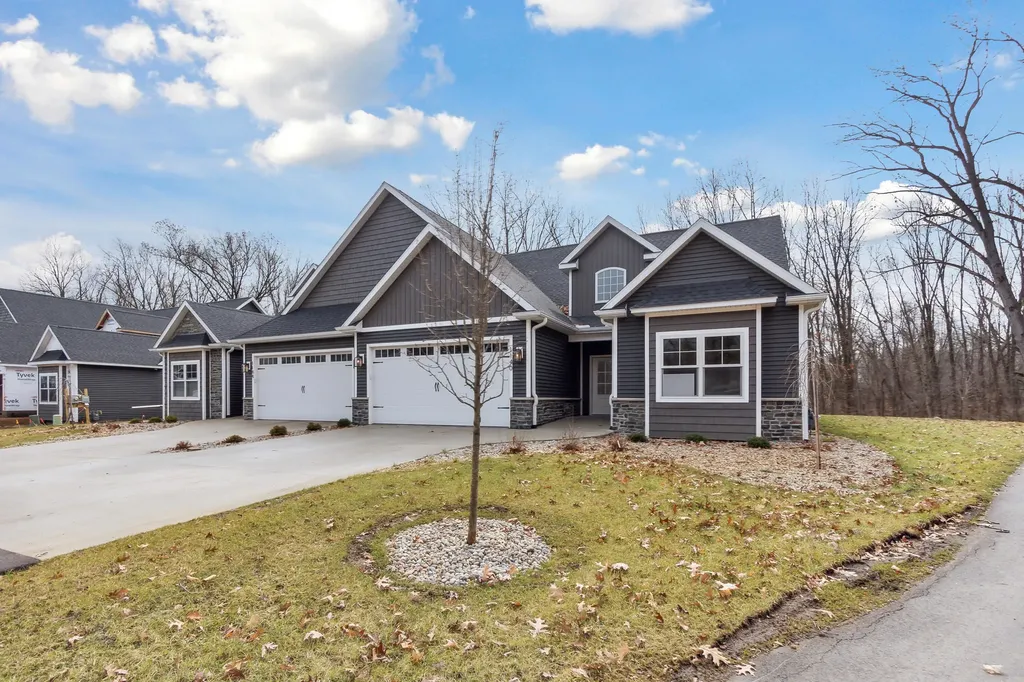 1140 Lochaven Circle Hillsdale Township MI 49242