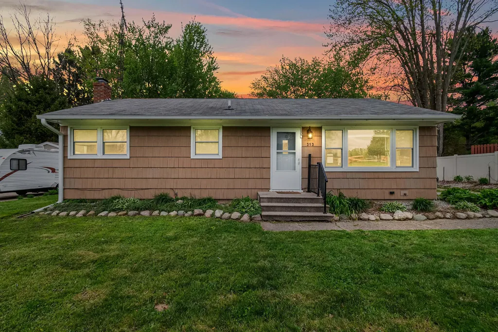 313 Michigan Street Concord Village MI 49237