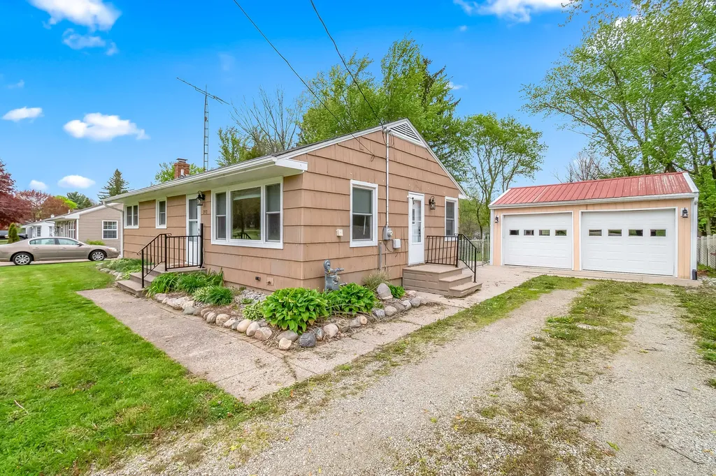 313 Michigan Street Concord Village MI 49237