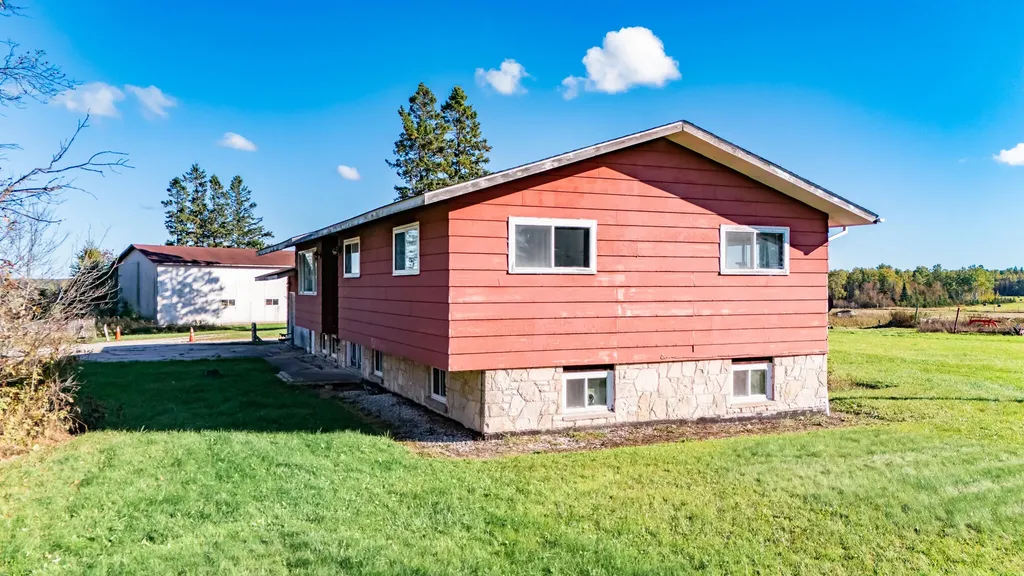 9964 E M 48 Raber Township MI 49736