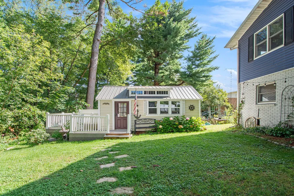 1520 Lamphere Street Hillsdale Township MI 49242