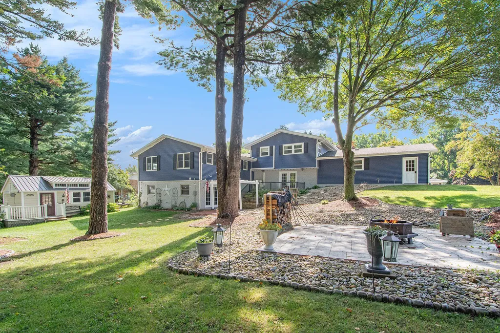 1520 Lamphere Street Hillsdale Township MI 49242