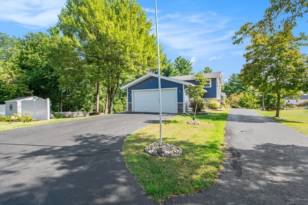 1520 Lamphere Street Hillsdale Township MI 49242