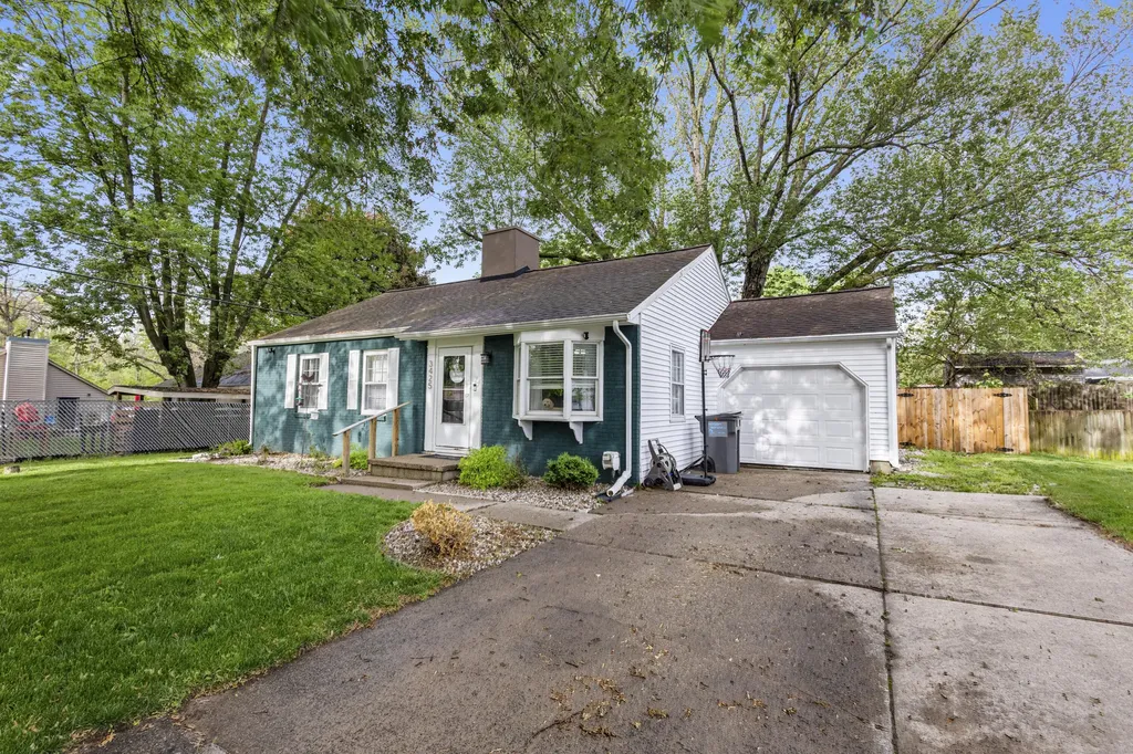 3425 Cambridge Avenue Summit Township MI 49203