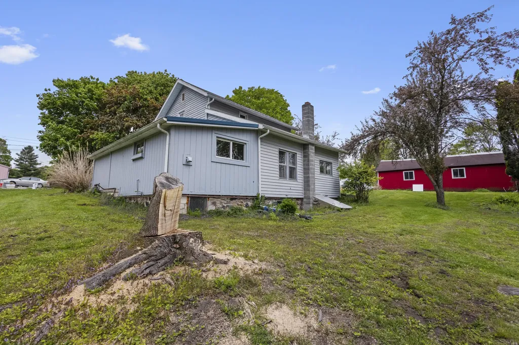 219 Water Street Jonesville City MI 49250