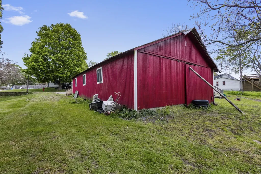 219 Water Street Jonesville City MI 49250
