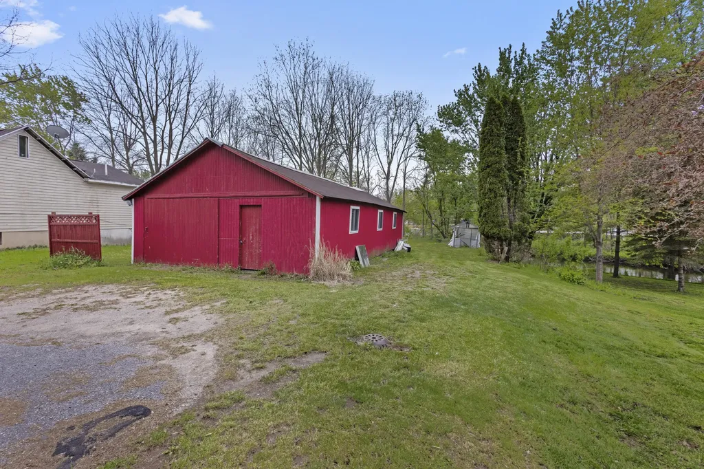 219 Water Street Jonesville City MI 49250
