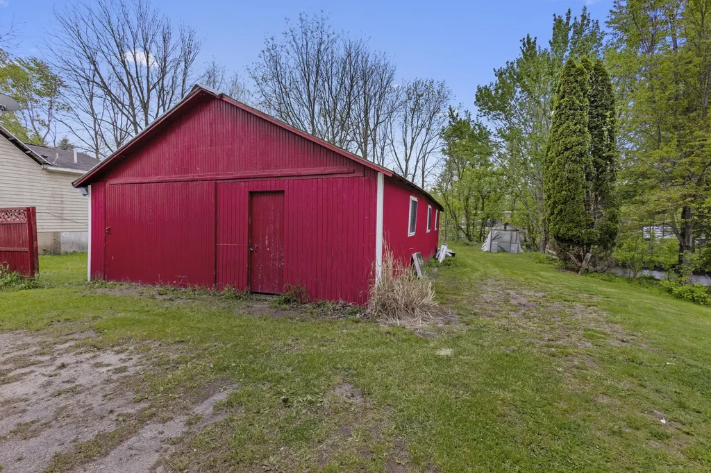 219 Water Street Jonesville City MI 49250