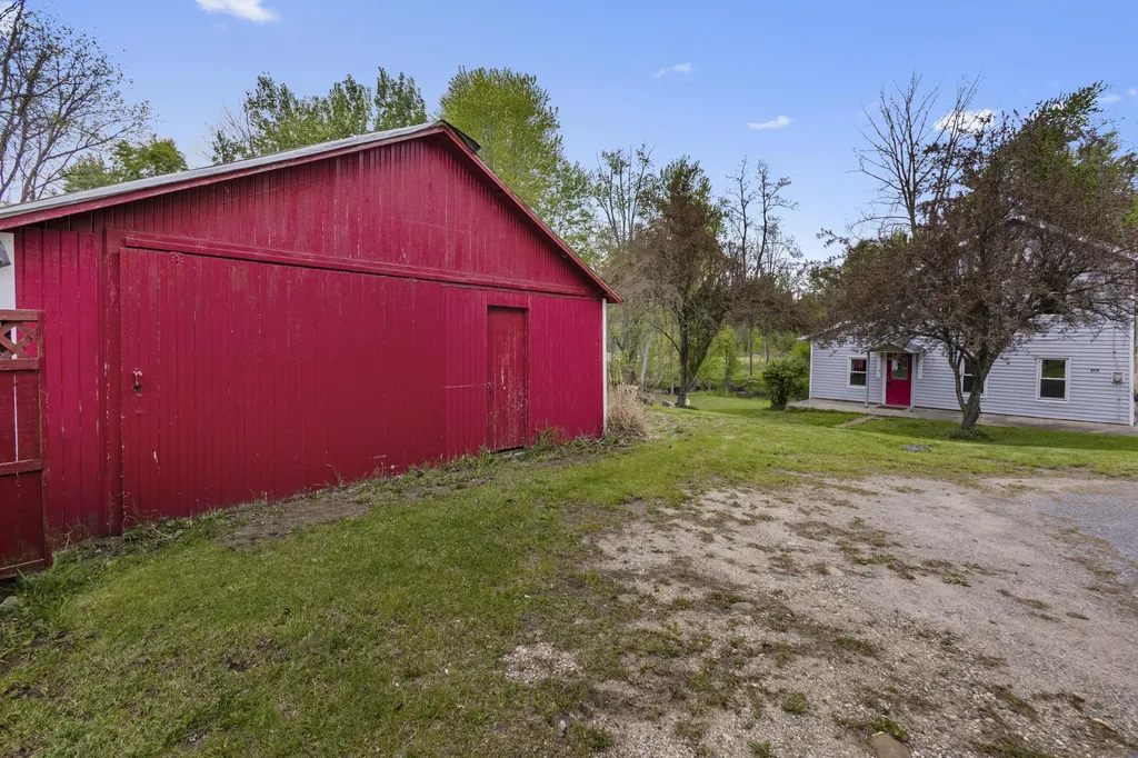 219 Water Street Jonesville City MI 49250