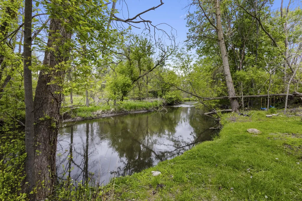 219 Water Street Jonesville City MI 49250