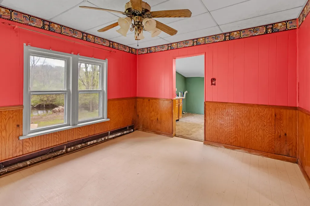 219 Water Street Jonesville City MI 49250