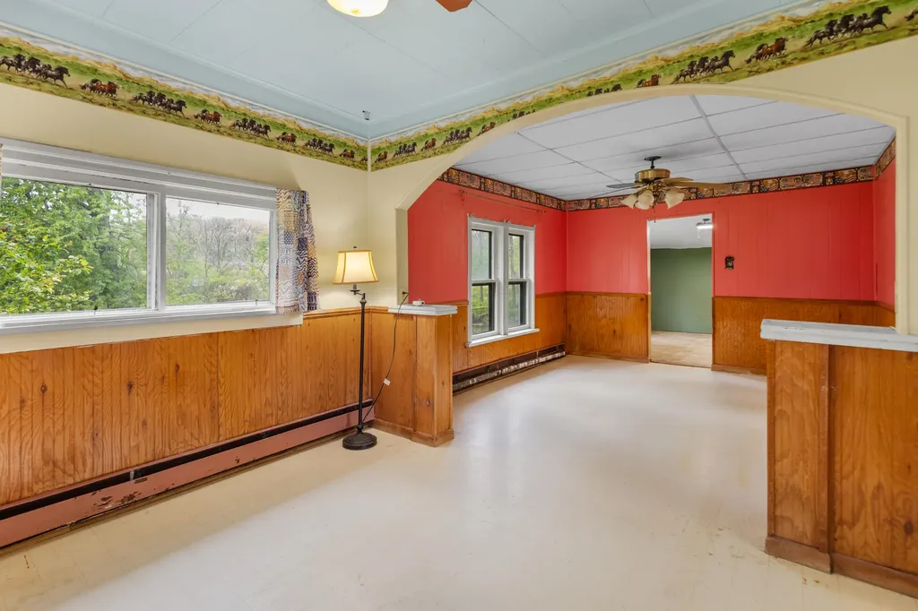 219 Water Street Jonesville City MI 49250