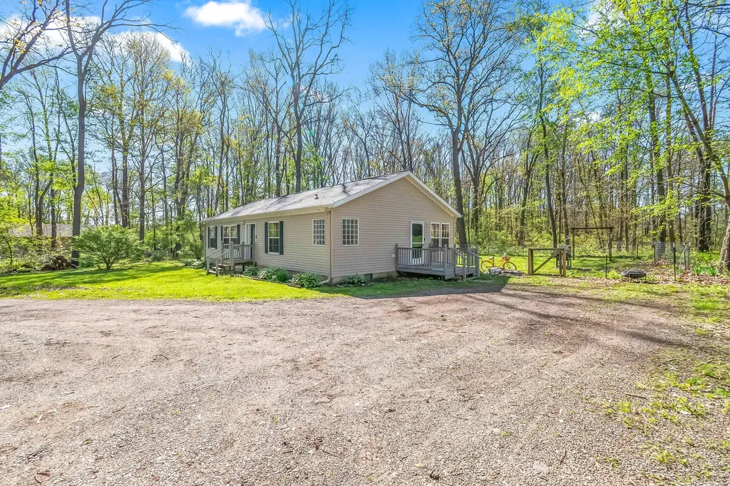 13175 Folks Road Pulaski Township MI 49241