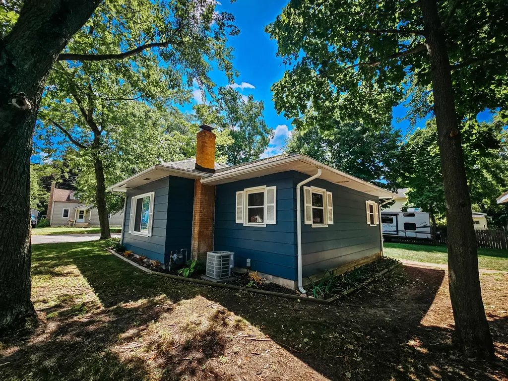 58 Salem Street Hillsdale City MI 49242