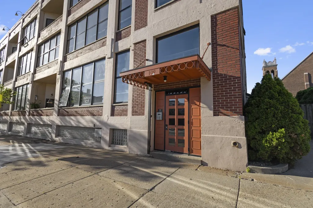 109 W Washington Avenue Jackson City MI 49201