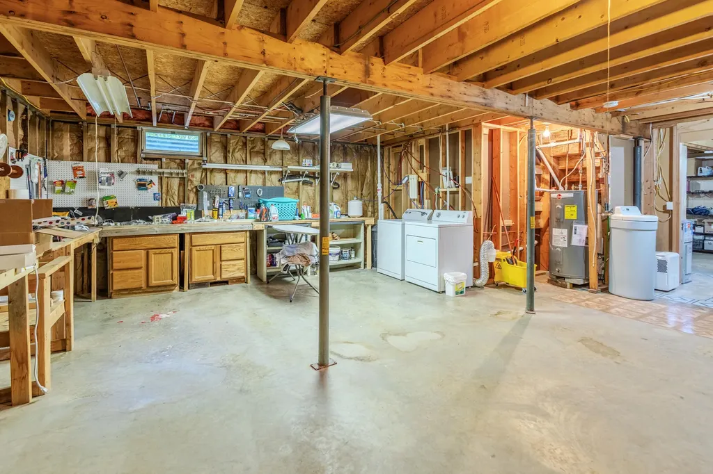 65 W Hallett Street Hillsdale City MI 49242