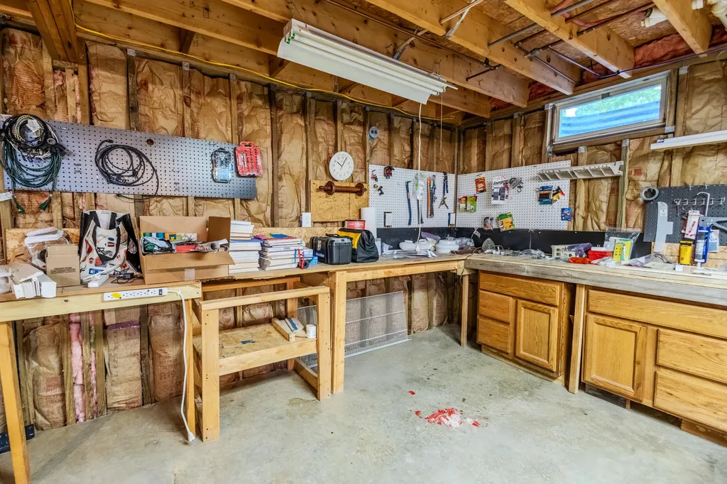 65 W Hallett Street Hillsdale City MI 49242