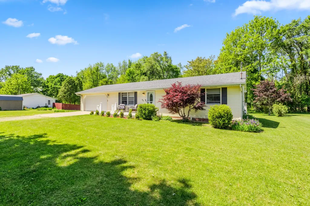 65 W Hallett Street Hillsdale City MI 49242