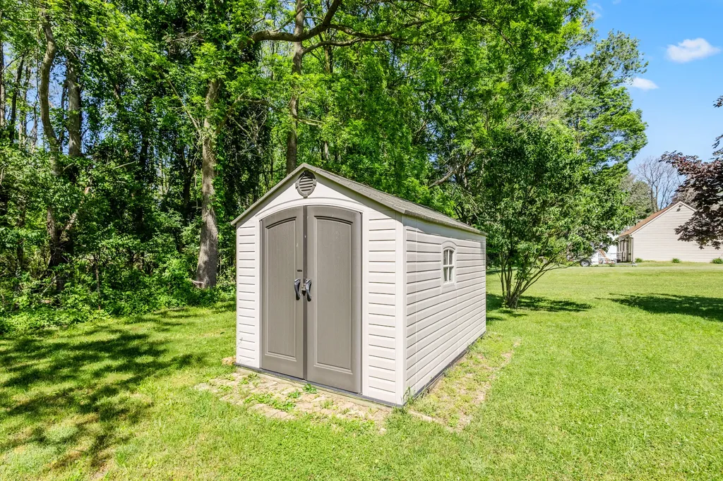 65 W Hallett Street Hillsdale City MI 49242