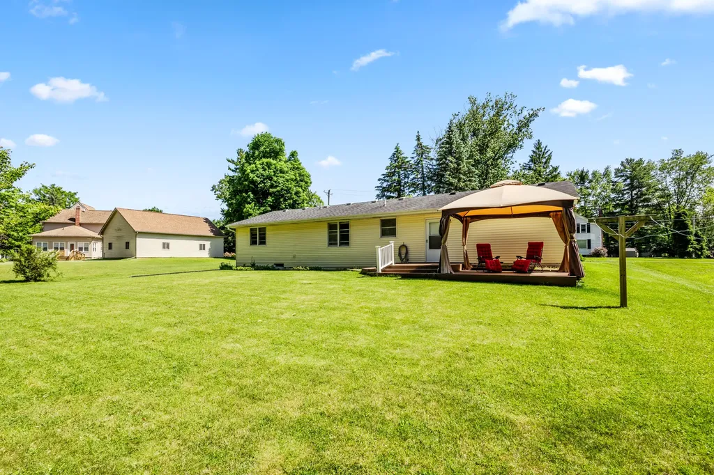 65 W Hallett Street Hillsdale City MI 49242